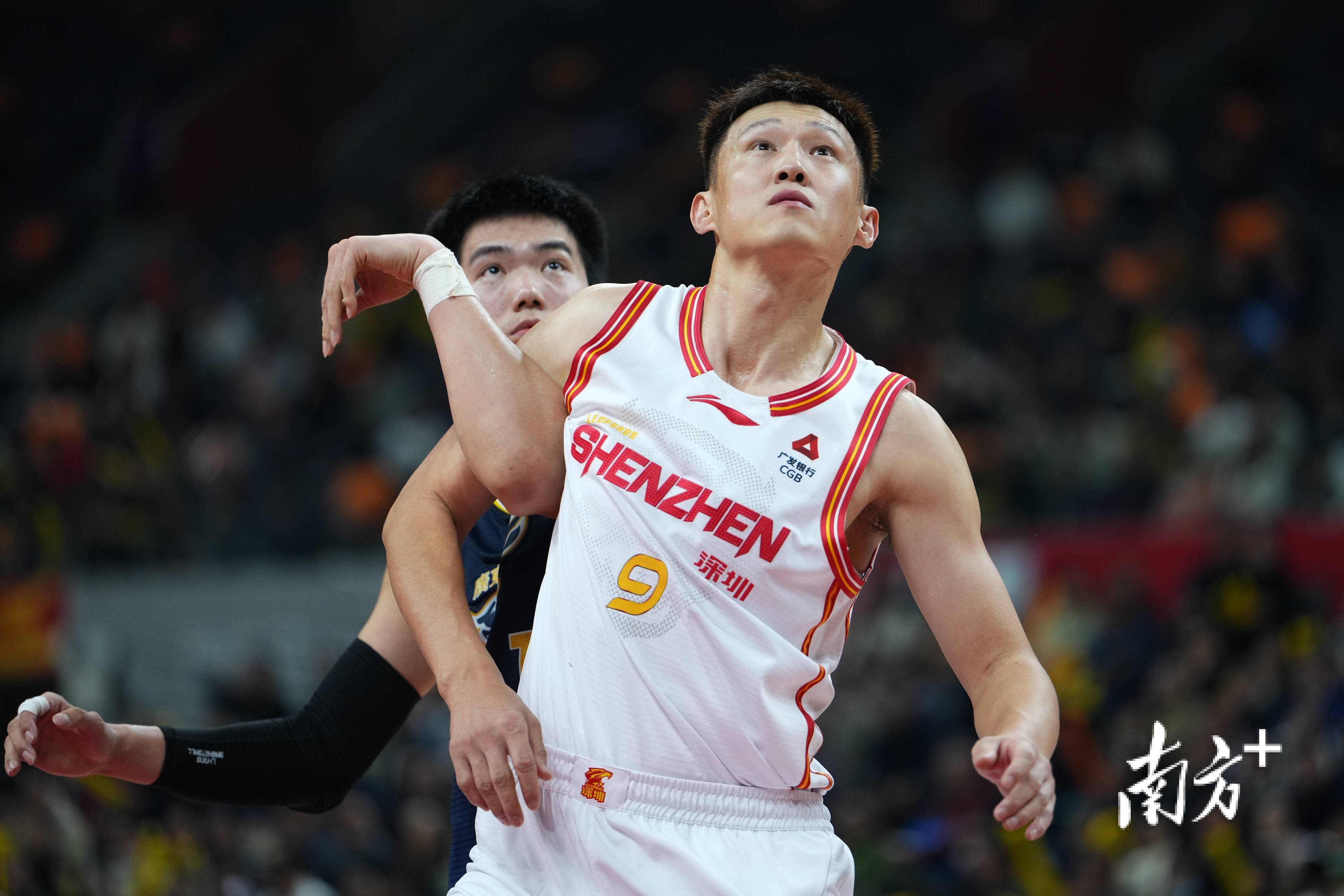 冲刺阶段广东宏远备战CBA季后赛洛杉矶湖人围绕NBA总决赛手感冰凉之后，广厦男篮训练开放日